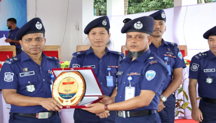 ৪র্থ বার চাঁদপুর জেলার শ্রেষ্ঠ ওসি ফরিদগঞ্জের শাহ্ আলম