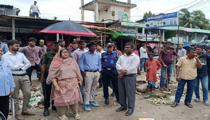চাঁদপুর কুমিল্লা মহাসড়কের দু’পাশের ৩ শতাধিক অবৈধ স্থাপনা উচ্ছেদ