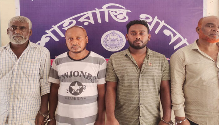শাহরাস্তিতে নিষিদ্ধ সংগঠন আওয়ামী লীগের মিছিল, ৪ জন গ্রেফতার
