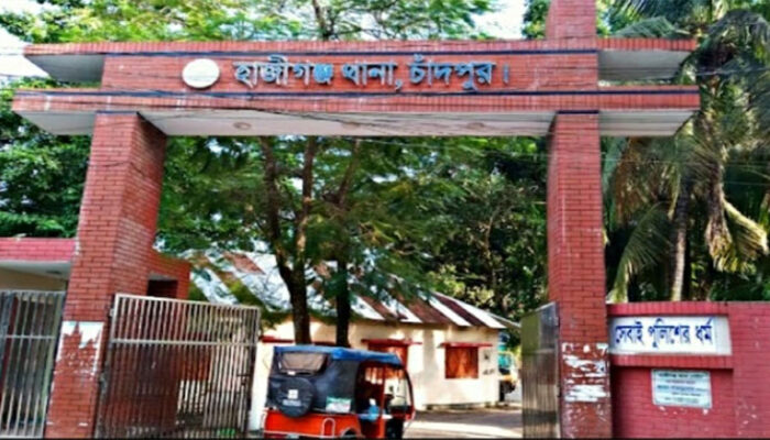 হাজীগঞ্জে মায়ের সঙ্গে অভিমানে কিশোরের আ ত্মহ ত্যা