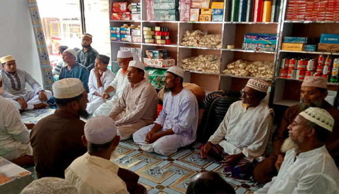 কচুয়া দুর্গাপুর বাজারে মেসার্স গাজী টাইলস এন্ড স্যানেটারি উদ্বোধন