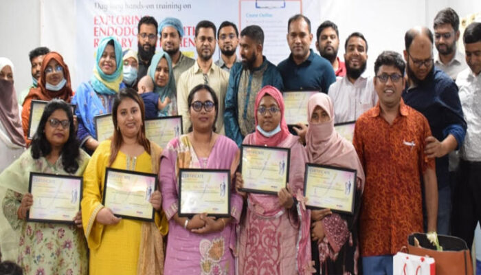 চাঁদপুরে প্রথমবারের মত আধুনিক পদ্ধতিতে দাঁতের চিকিৎসা বিষয়ক কর্মশালা
