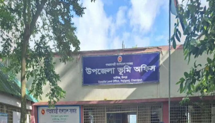 হাজীগঞ্জে দলিল লেখকের ৩ দিনের কারাদণ্ড