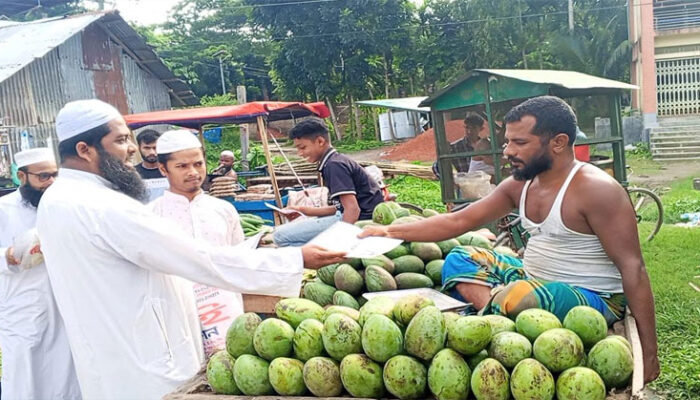 এমপি প্রার্থী মানসুর আহমদ সাকী’র পক্ষে প্রচারণা ও লিফলেট বিতরণ