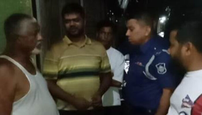 শাহরাস্তিতে পাটোয়ারী এন্টারপ্রাইজে দুর্ধর্ষ ডাকাতি, ৩০ লক্ষাধিক টাকার মালামাল লুট
