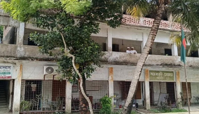 শাহরাস্তিতে দাখিল পরীক্ষায় পাশের হার ৬৯.৯৬ শতাংশ