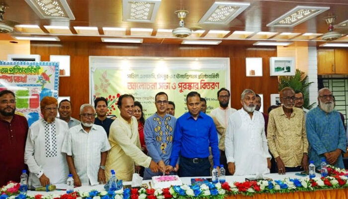 কবি এবং লেখকরা ঘুনে ধরা সমাজকে সঠিক পথ দেখাতে পারে : মোহসীন উদ্দিন