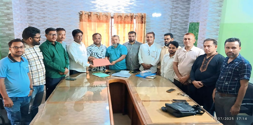 চাঁদপুর ফটো জার্নালিস্ট এসোসিয়েশনের নবনির্বাচিত কমিটির দায়িত্ব হস্তান্তর