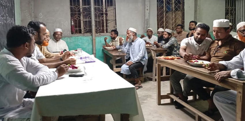 চাঁদপুর শহরে ওয়ার্ড জামায়াতের ফল উৎসব