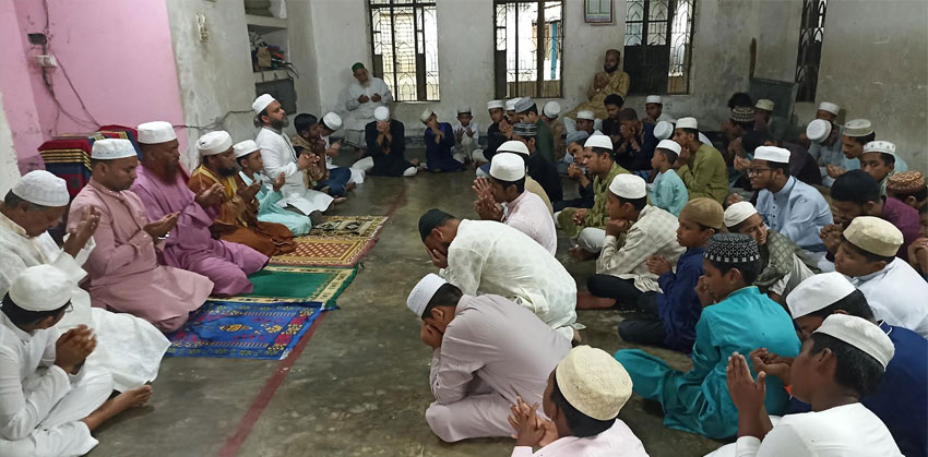 চাঁদপুরে সন্তানের আকিকায় এতিম শিক্ষার্থীদের পেট ভরে কাচ্চি খাওয়ালেন প্রবাসী