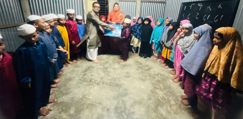 মাদ্রাসা শিক্ষার্থীদের পানির ফিল্টার দিলেন নারী উদ্যোক্তা সংগঠন সংগঠন বিজয়ী