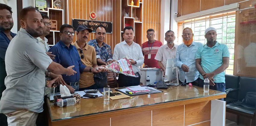 শাহরাস্তি প্রেসক্লাব নেতৃবৃন্দের সাথে নবাগত অ্যাসিল্যান্ড হিল্লোল চাকমার সভা