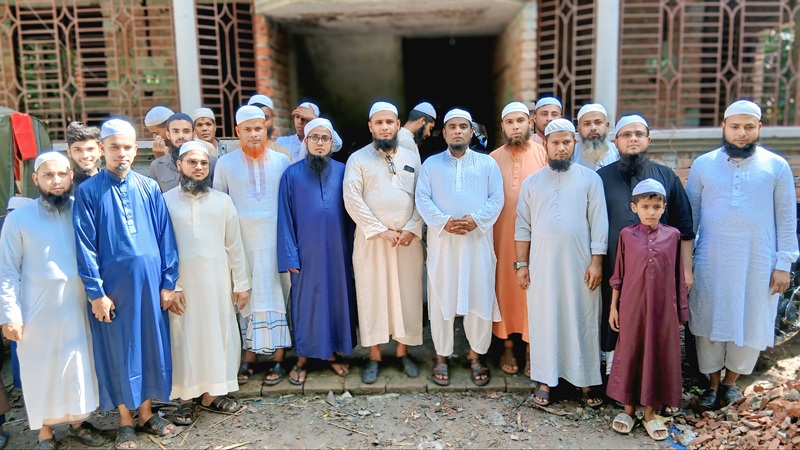 লক্ষ্মীপুরে প্রবাসীর পিতা-মাতার মাগফেরাত দোয়া