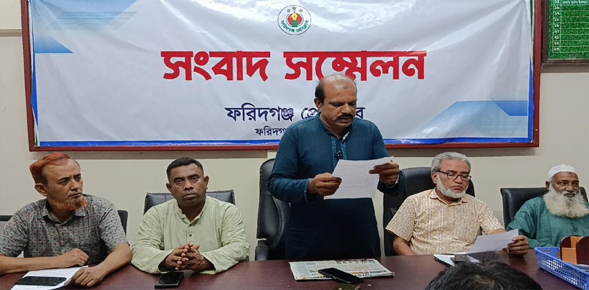ওসির বিরুদ্ধে মানববন্ধনে হামলাকারীরা ফরিদগঞ্জ বিএনপির কেউ না
