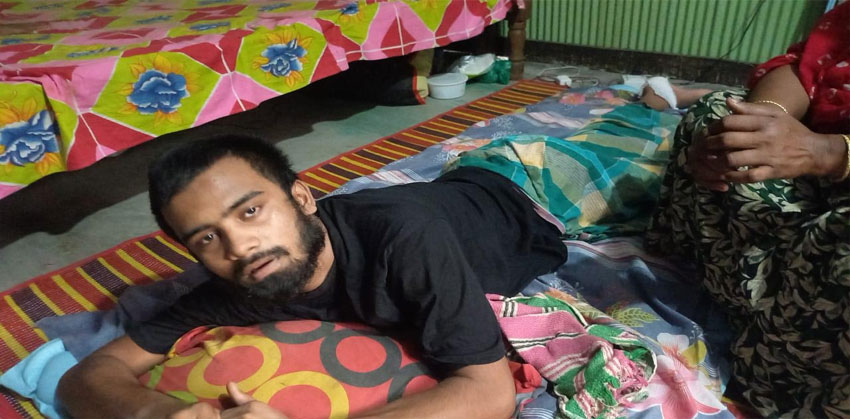 হাজীগঞ্জের আকাশের চিকিৎসার জন্য প্রয়োজন ৩ লাখ টাকা