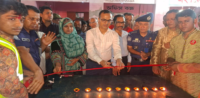 এ প্রদীপ প্রজ্বলন সমাজে আলো ও মঙ্গলের পথ দেখাবার প্রতিরূপ : জেলা প্রশাসক