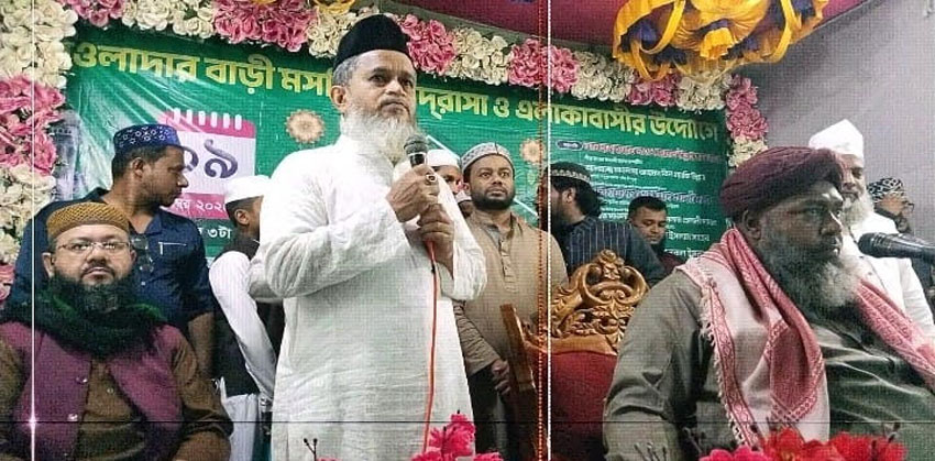 চাঁদপুরে মুসল্লিদের কাছে দোয়া চাইলেন মোমবাতি প্রতীকের প্রার্থী আহসান উল্লাহ