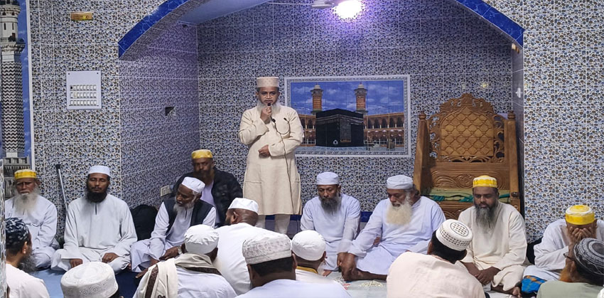 মির্জাপুরে খানকায়ে দোয়া চাইলেন মোমবাতির প্রার্থী আহসান উল্লাহ