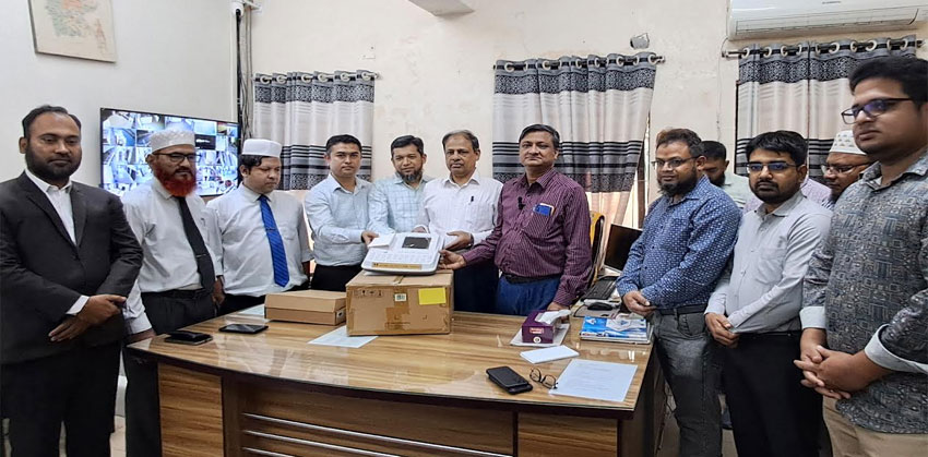 চাঁদপুর সরকারি হাসপাতালে এনডিএফের ইসিজি মেশিন প্রদান