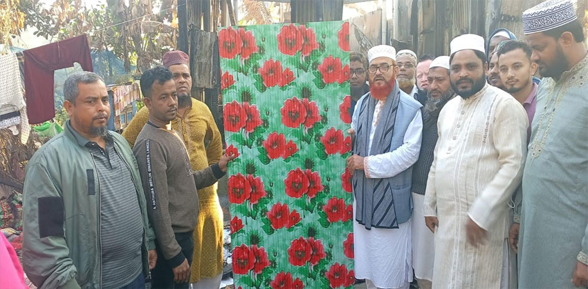 তরপুরচন্ডীতে আগুনে ক্ষতিগ্রস্তদের সহযোগিতা দিলেন এমপি প্রার্থী এড. শাহজাহান মিয়া