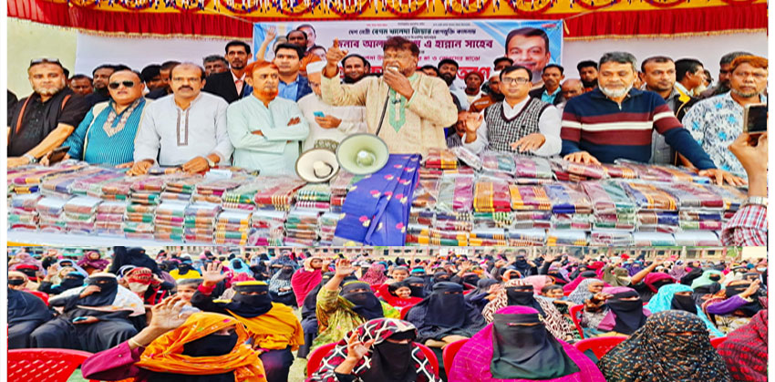 শাড়ি পেলেন এক হাজার নারী, ফরিদগঞ্জে খালেদা জিয়ার সুস্থতা কামনায় দোয়া