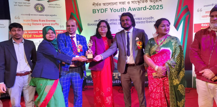 সামাজিক কাজে অবদানে সংবর্ধিত হলেন চাঁদপুরের আলেয়া বেগম লাকী