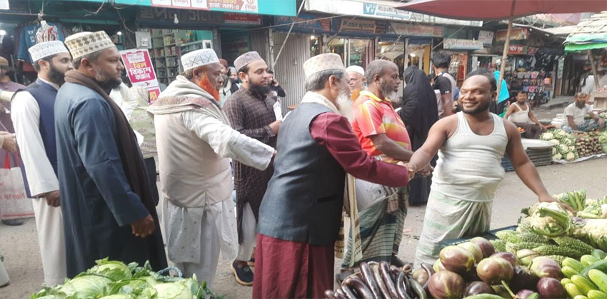 বাবুরহাটে মোমবাতি মার্কার প্রার্থী আহসান উল্লাহর ব্যাপক গণসংযোগ