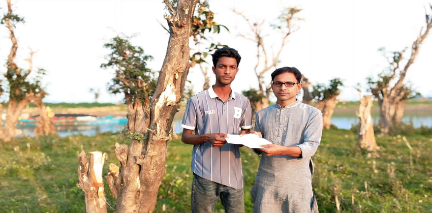 জীববৈচিত্র্য সংরক্ষণে টাঙ্গুয়ার হাওরে প্রচারপত্র বিলি