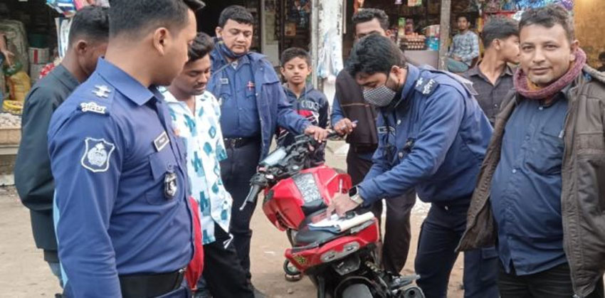ফরিদগঞ্জে ১০ মোটরসাইকেল জব্দ, জরিমানা ৫০ হাজার টাকা