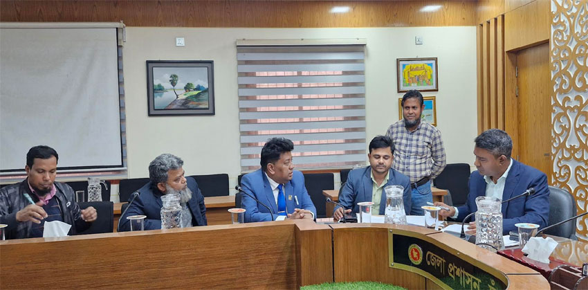 চাঁদপুরে প্রশাসনের আয়োজনে অসুস্থ্য সাংবাদিকদের কাগজপত্র যাচাই বাছাই কমিটির সভা