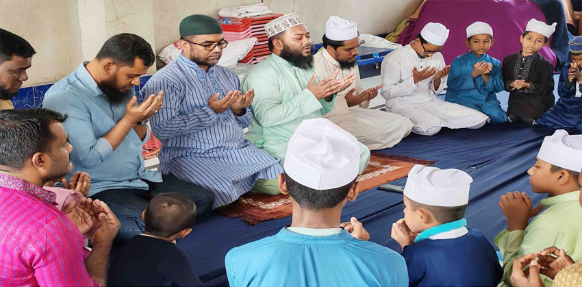 হাজীগঞ্জে সাংবাদিক হাবীবের বাবার মৃ ত্যু বার্ষিকীতে দোয়া-মাহফিল