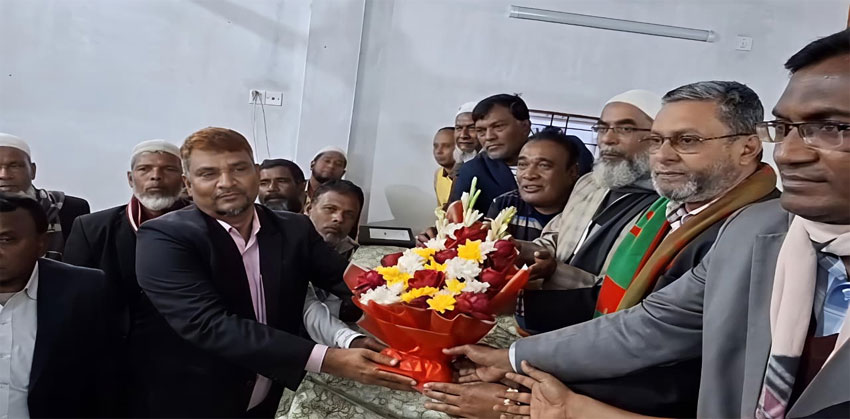 চাঁদপুরে আওয়ামী লীগ থেকে দুই শতাধিক নেতাকর্মীর বিএনপিতে যোগদান
