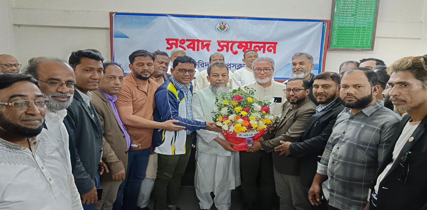 ফরিদগঞ্জ প্রেসক্লাবের পক্ষ থেকে নবনির্বাচিত এমপি এম.এ. হান্নানকে ফুলেল শুভেচ্ছা