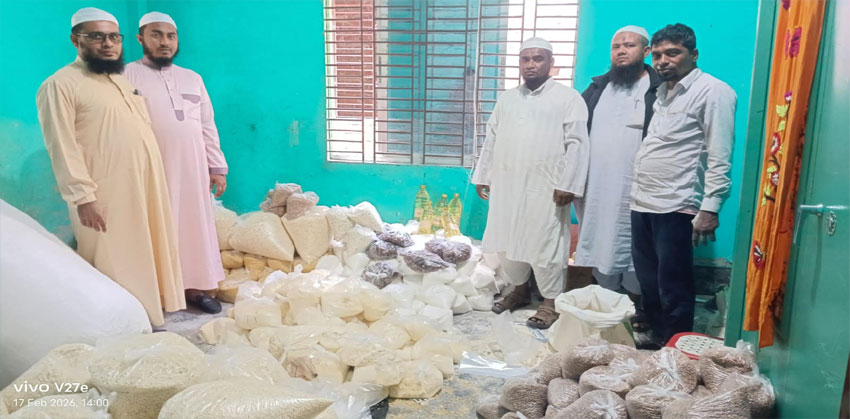 ইসলামী আন্দোলন নেতা শেখ মুহাম্মদ আবদুল্লাহর ইফতারসামগ্রী বিতরণ