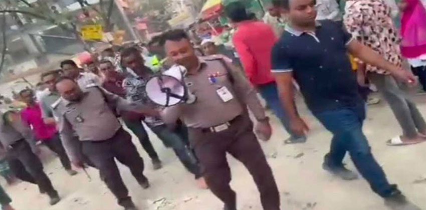 চাঁদাবাজকে ধরার পর ওসির মাইকিং