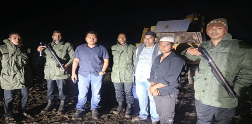 শাহরাস্তিতে কৃষি জমির টপ সয়েল কাটায় দেড় লাখ টাকা জরিমানা