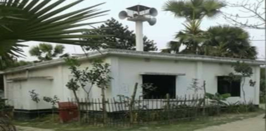 শাহরাস্তিতে মসজিদের মুসল্লিদের ওপর সন্ত্রাসী হামলা, আহত ৫