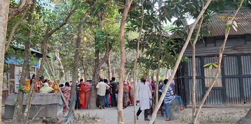 মতলব উত্তরে মেয়েকে উত্যক্তের প্রতিবাদ করায় বাবাকে পি টিয়ে হত্যা