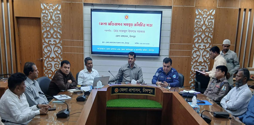 চাঁদপুর পাসপোর্ট অফিসের সামনে দালাল দেখলেই ব্যবস্থা : ডিসি নাজমুল ইসলাম