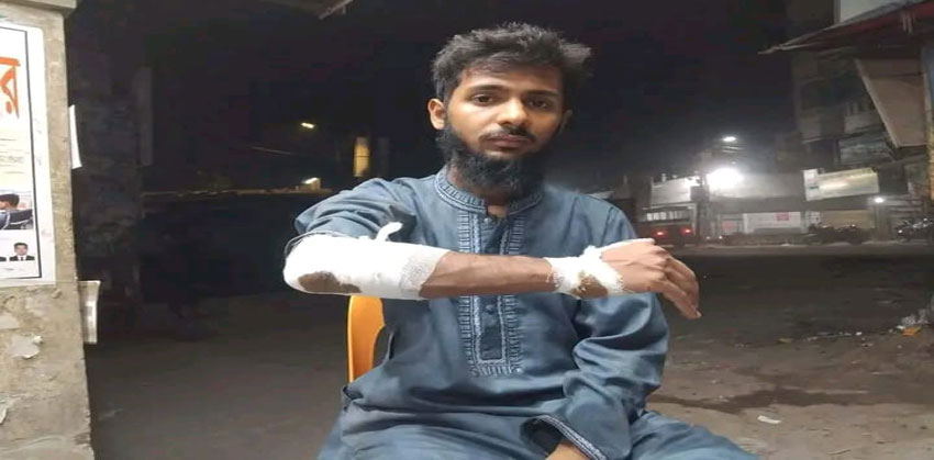 অটোরিকশায় দুর্ধর্ষ ছিনতাই: প্রাণ বাঁচাতে চলন্ত গাড়ি থেকে লাফ যুবশক্তি নেতার