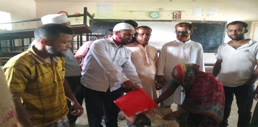 কচুয়ায় দুস্থ ও অসহায় পরিবারের মাঝে ভিজিএফের চাল বিতরণ