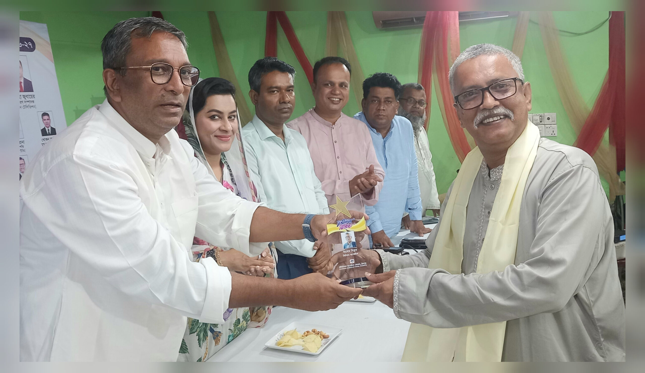 চাঁদপুরে টেলিভিশন সাংবাদিক ফোরামের অভিষেক, সংবর্ধনা পেলেন সাংবাদিক সালেহ বিপ্লব