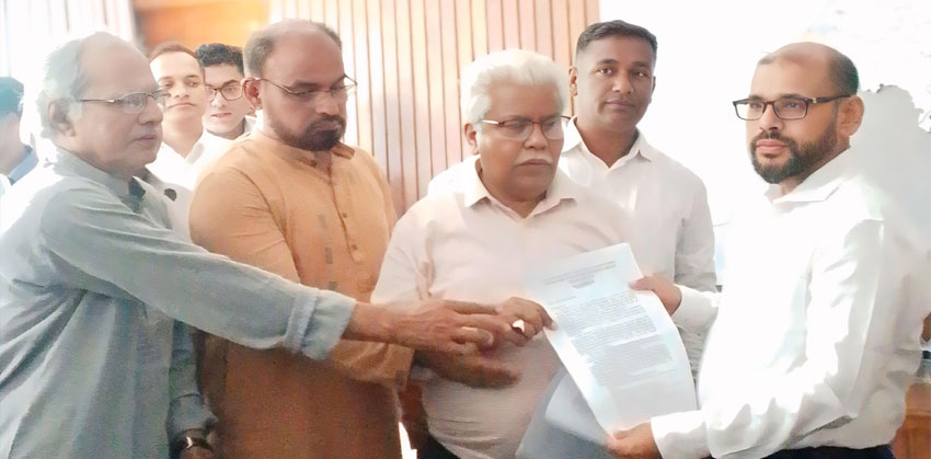 সুনামগঞ্জে বাঁধে দুর্নীতি: প্রধানমন্ত্রীর কাছে স্মারকলিপি
