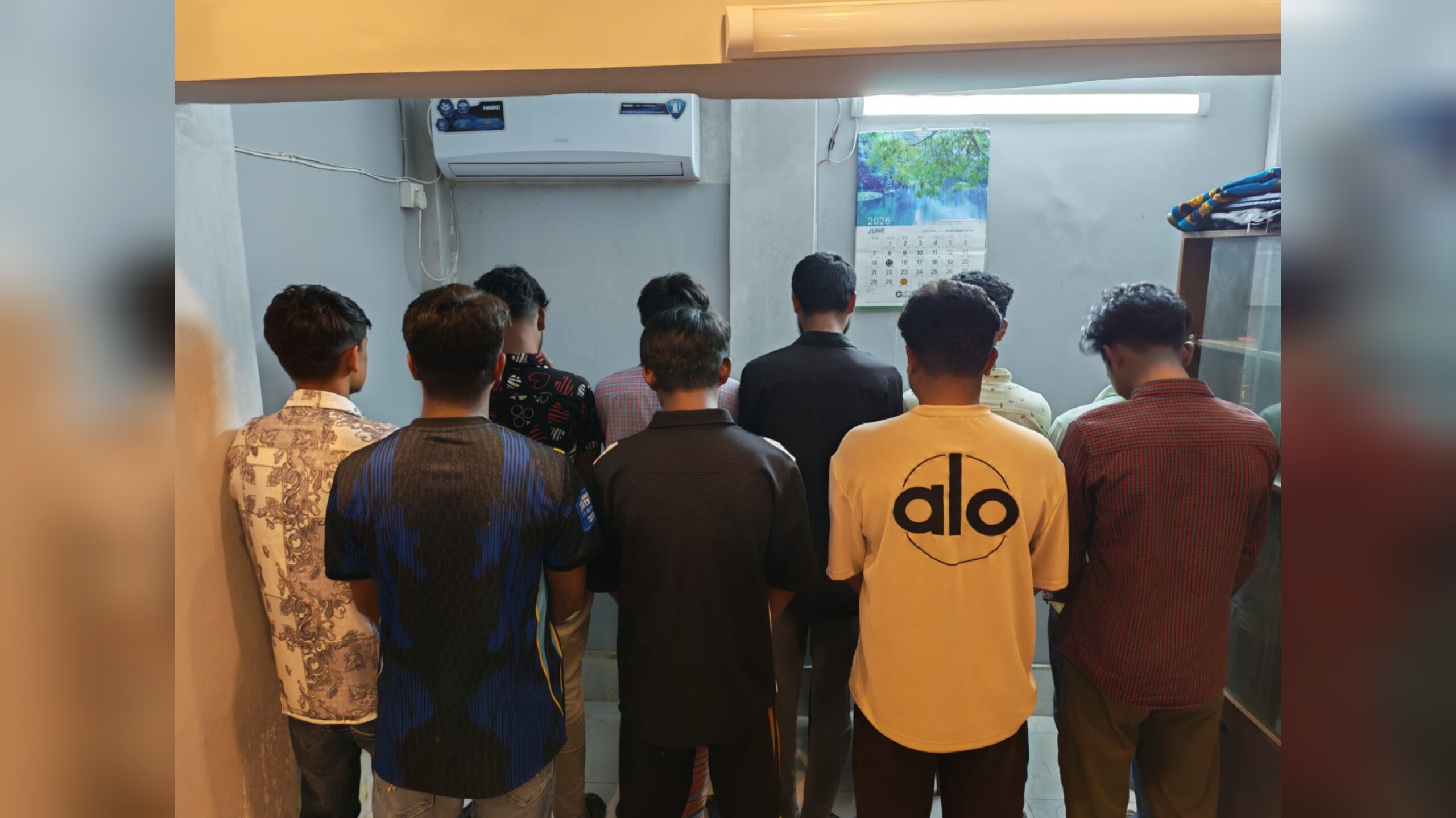 শাহরাস্তিতে রাতে শিক্ষার্থীদের আড্ডা বন্ধে পুলিশের অভিযানে ২৭ জন আটক