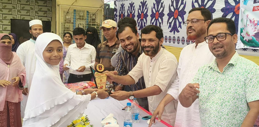 হাজীগঞ্জ রেসিডেনসিয়াল স্কুলের বৃত্তিপ্রাপ্ত শিক্ষার্থীদের সংবর্ধনা অনুষ্ঠিত