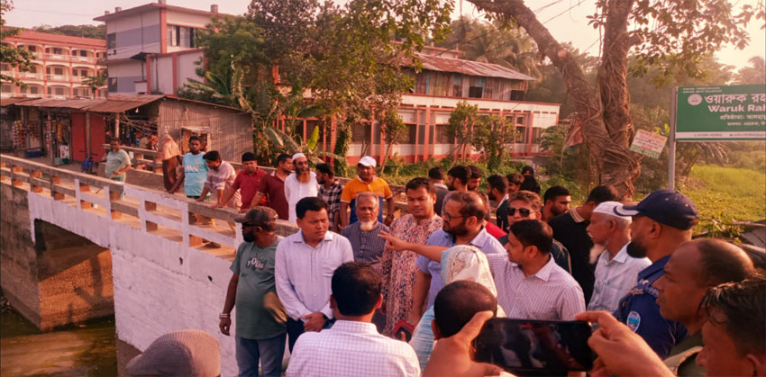 শাহরাস্তিতে প্রধানমন্ত্রীর আগমন ঘিরে উয়ারুকে খাল খনন কর্মসূচির স্থান পরিদর্শনে জেলা প্রশাসক