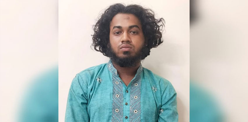 ফরিদগঞ্জে বন্ধুর বাড়িতে বেড়াতে এসে কিশোরীকে ধর্ষণ চেষ্টা, যুবককে জনতা তুলে দিলো পুলিশের হাতে