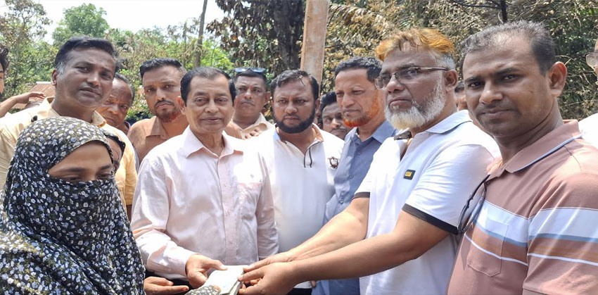 আমরা আপনাদের পাশে আছি এবং ভবিষ্যতেও থাকবো : সাবেক এমপি হারুনুর রশিদ