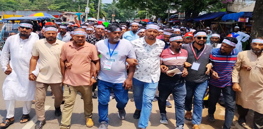 প্রধানমন্ত্রীর আগমন উপলক্ষে শাহমাহমুদপুরের ৭নং ওয়ার্ড যুবদলের আনন্দ মিছিল