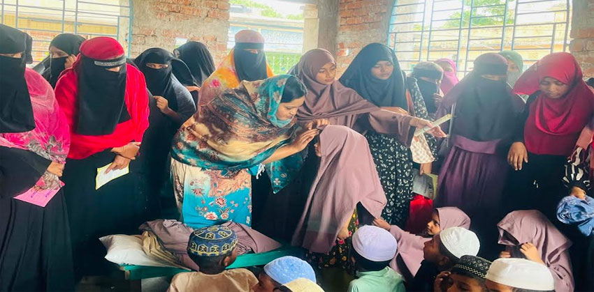 পুরানবাজারে শিক্ষার্থীদের মাঝে বিজয়ীর ঈদ উপহার প্রদান